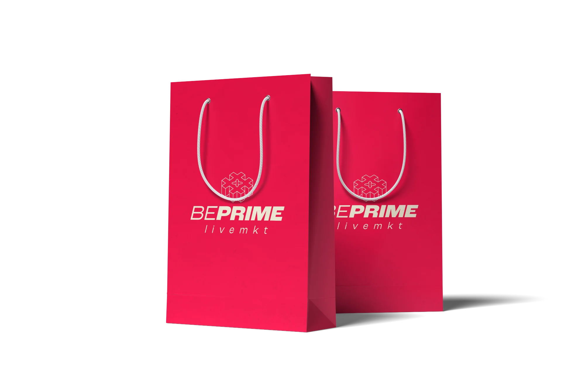 Sacolas vermelha e off-white com assinatura #BEPRIME